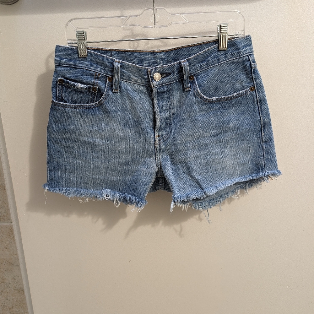 Levi CT button fly cut off short size 26